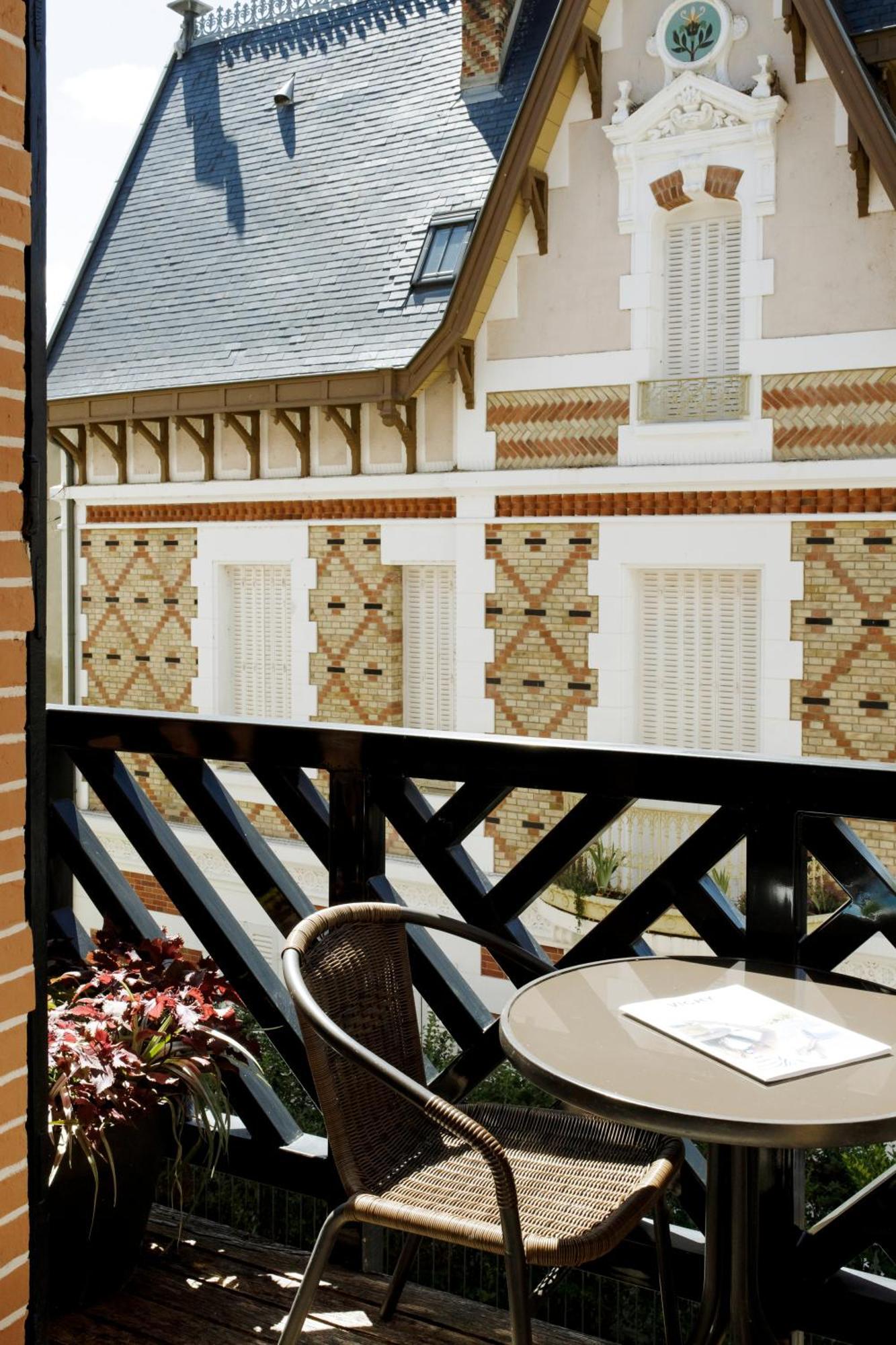 Maison Decoret - Relais & Chateaux Vichy Exterior photo